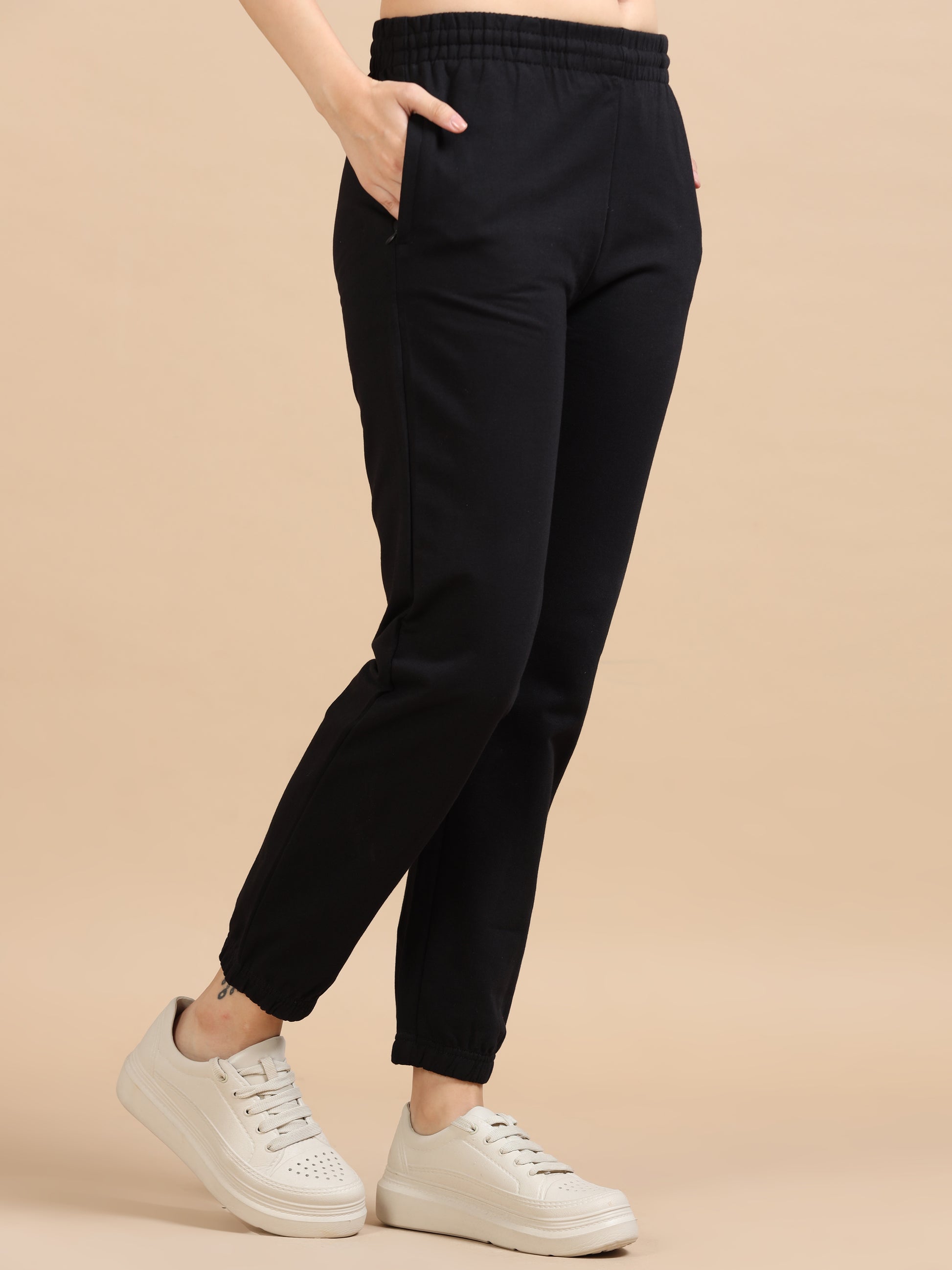 Tapered Fit Women Black Jogger